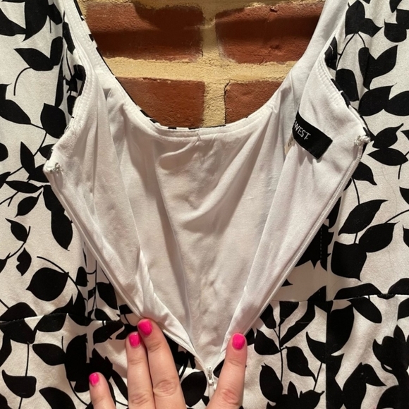 Nine west fit and flare back and Yellow dress 3X - Picture 9 of 10